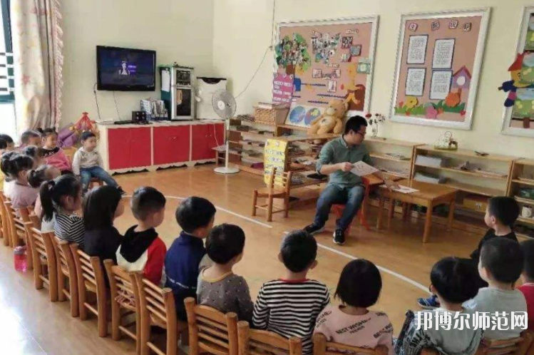 保定2021年幼師學(xué)校好還是大專好